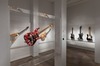 ジミー・ペイジもサプライズで登場！ ロックの歴史を鳴らしたアイコニックなギターなど130点以上豪華展示。“Play It Loud”がメトロポリタン美術館で開始。 - The Metropolitan Museum of Art