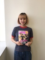 山﨑彩音JAPAN初登場！　前作から大きく変貌を遂げたメジャーデビュー作『METROPOLIS』について語る