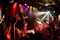 9mm菅原＆滝のユニット・キツネツキ、アルバムリリースツアー対バン全9組発表。取り憑かれメンバーも
